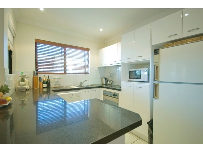 6/11 Holland Street, Toowong QLD 4066