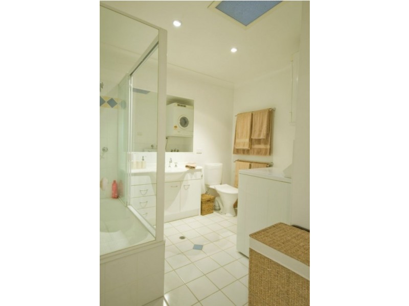 6/11 Holland Street, Toowong QLD 4066