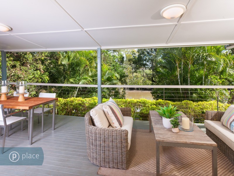 13 Vivian Street, Tennyson QLD 4105