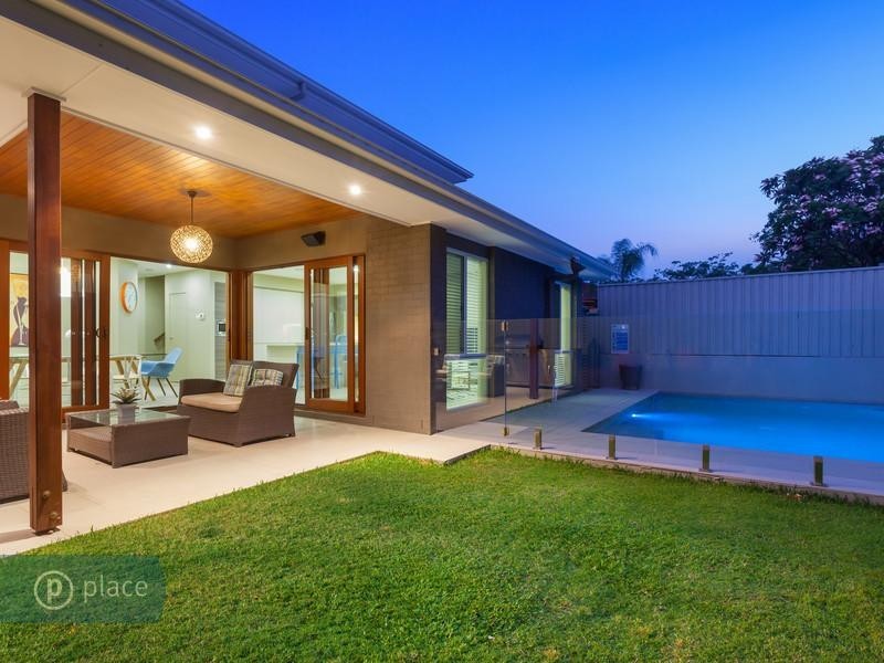 8 Cormack Street, Sherwood QLD 4075