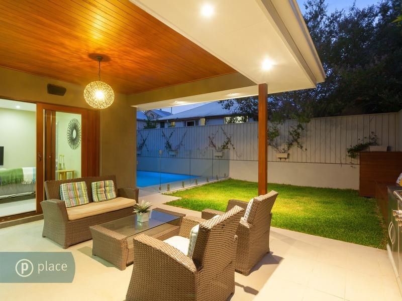 8 Cormack Street, Sherwood QLD 4075