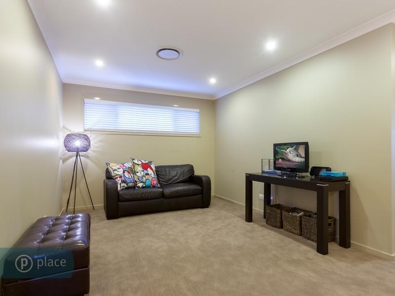 8 Cormack Street, Sherwood QLD 4075