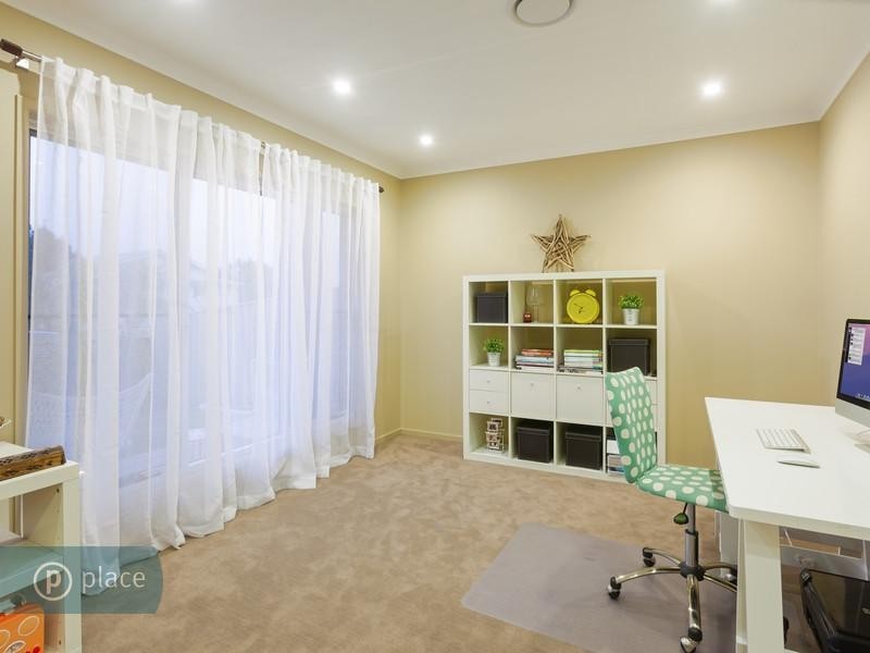 8 Cormack Street, Sherwood QLD 4075