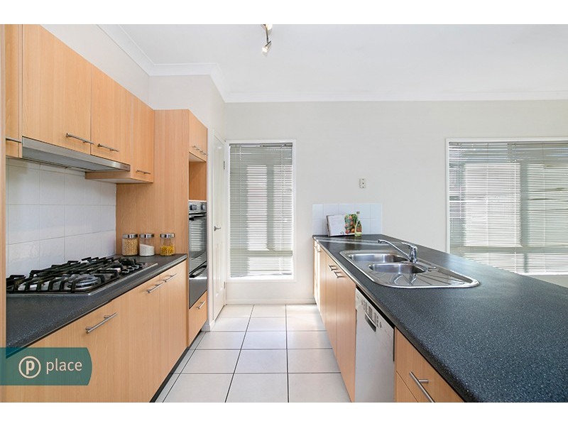 67 Thomas Street, Sherwood QLD 4075