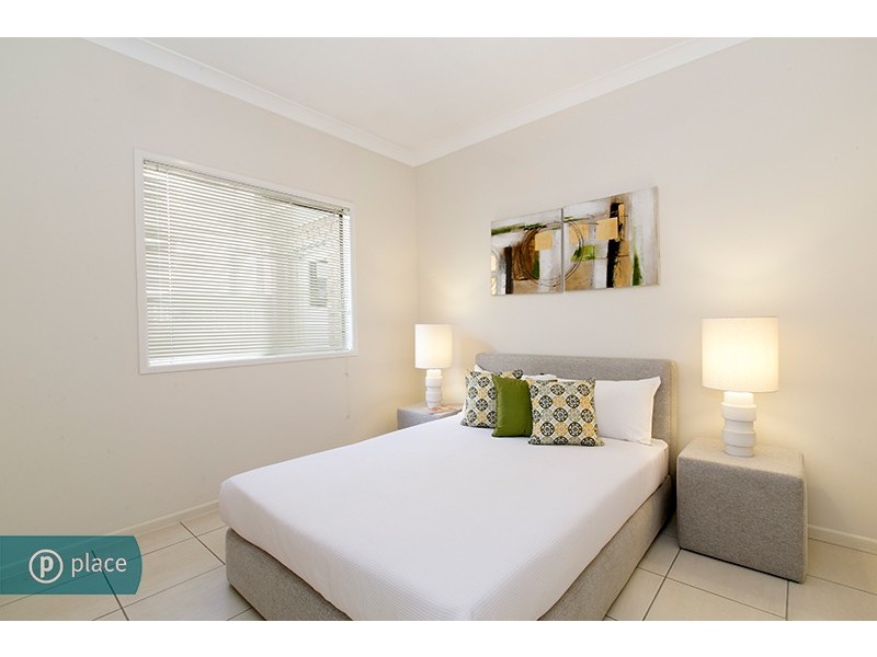 67 Thomas Street, Sherwood QLD 4075