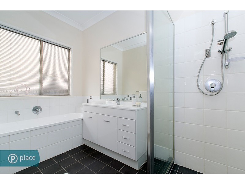 67 Thomas Street, Sherwood QLD 4075