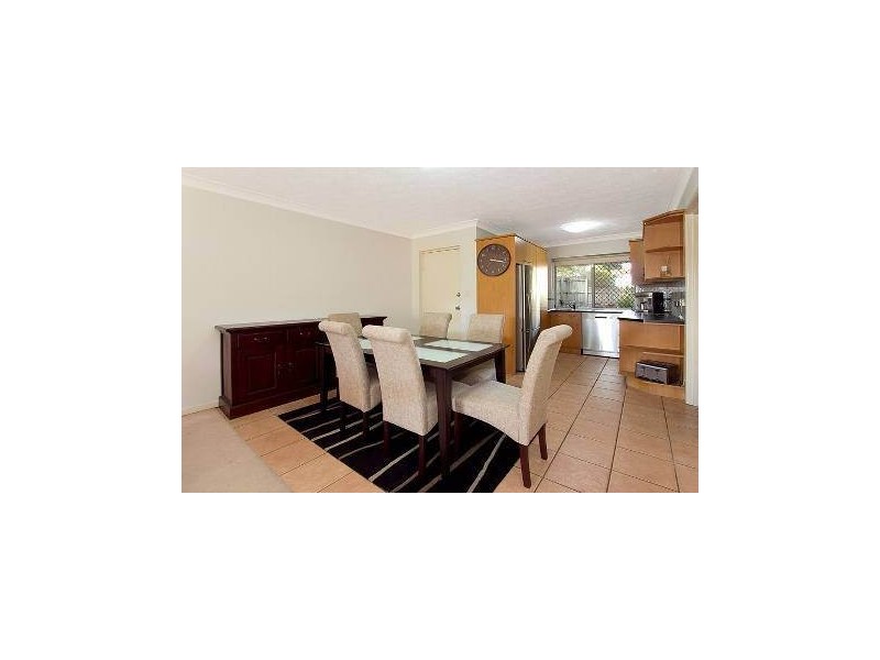 8/20 Underhill Ave, Indooroopilly QLD 4068