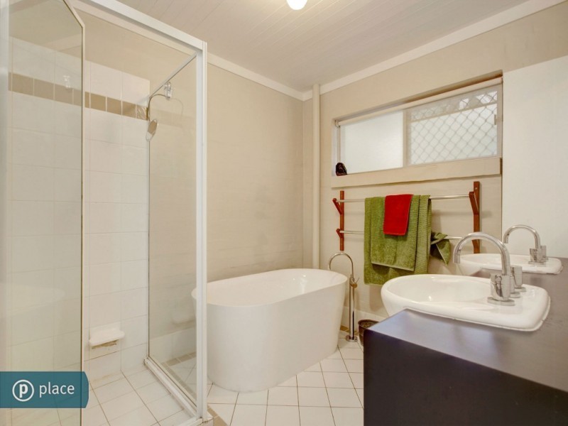 47 Venerable Street, Seventeen Mile Rocks QLD 4073