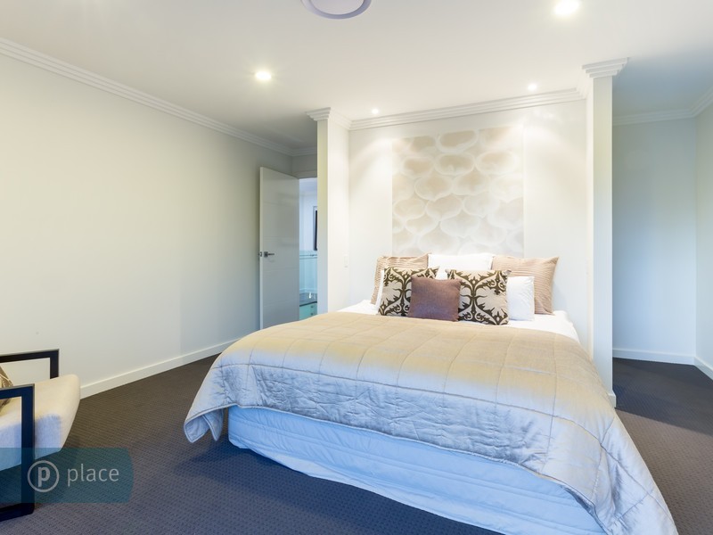 198 Oxley Road, Graceville QLD 4075