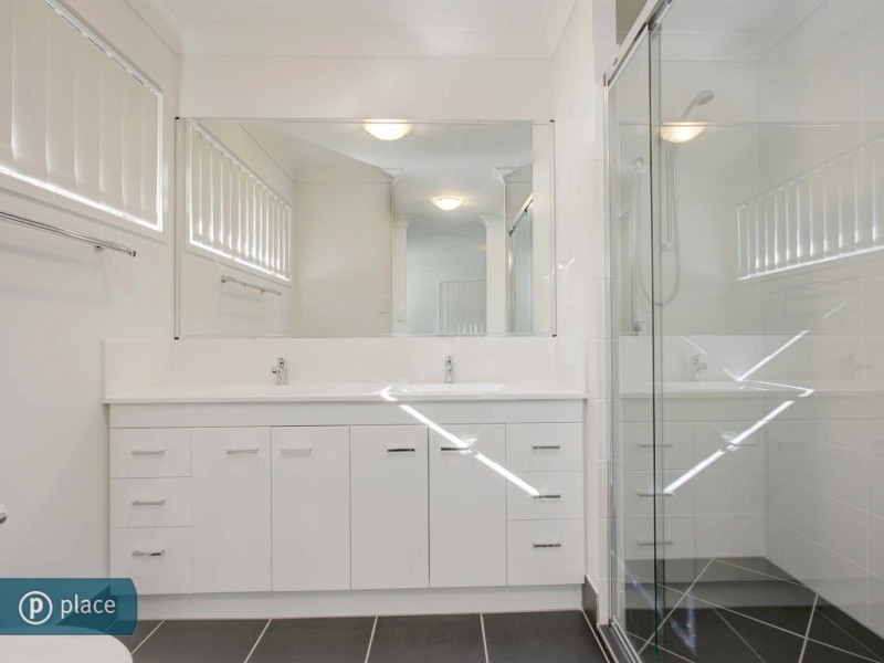 19 Pamphlett Street, Oxley QLD 4075