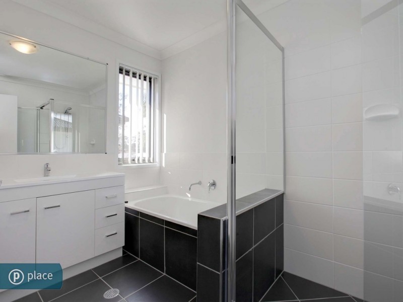 19 Pamphlett Street, Oxley QLD 4075