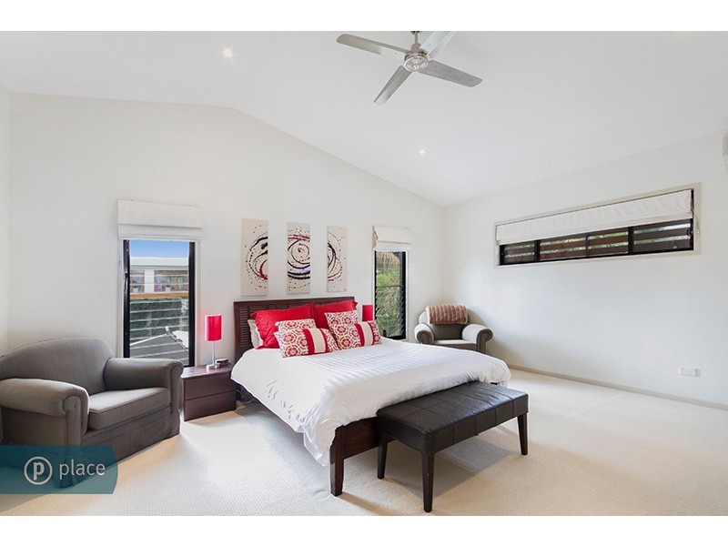 53 Camelot Street, Tennyson QLD 4105