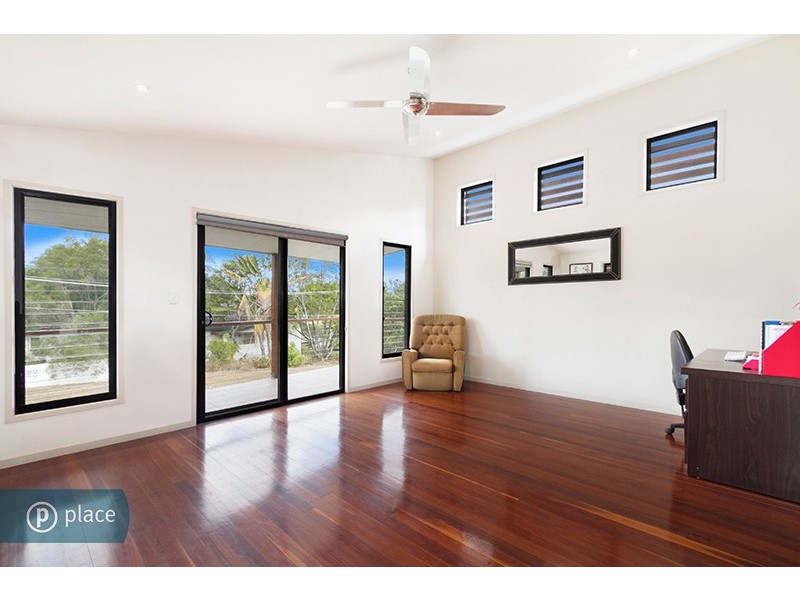 53 Camelot Street, Tennyson QLD 4105