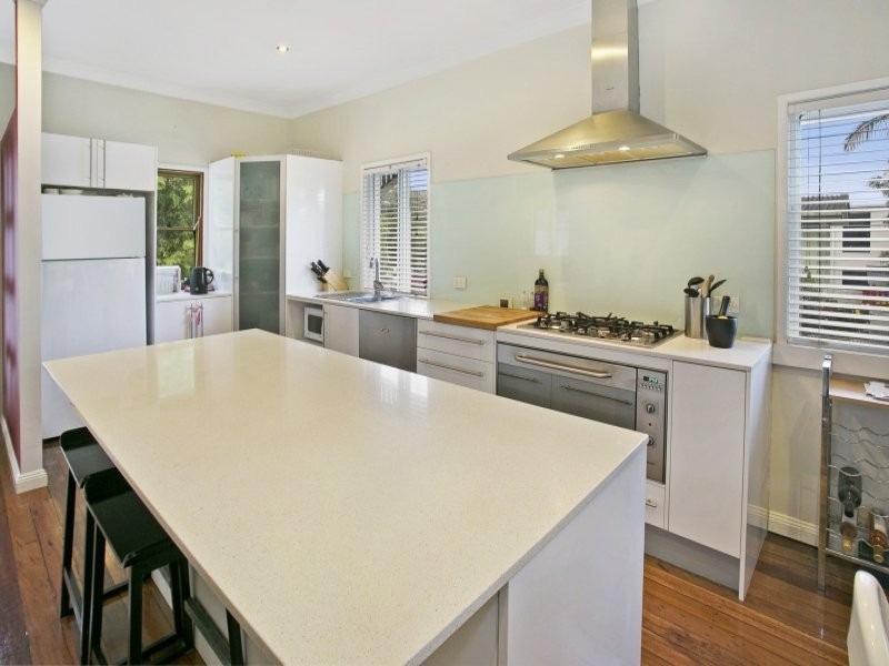 168 Graceville Ave, Graceville QLD 4075