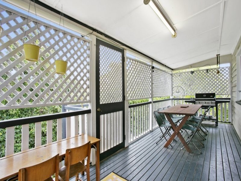 168 Graceville Ave, Graceville QLD 4075