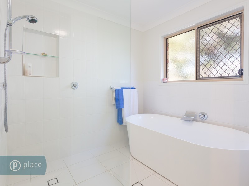 4 Wills Court, Forest Lake QLD 4078