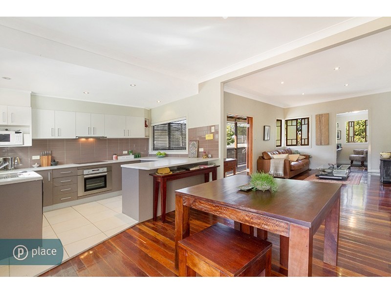 63 Lancelot Street, Tennyson QLD 4105