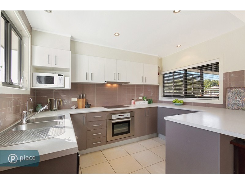 63 Lancelot Street, Tennyson QLD 4105