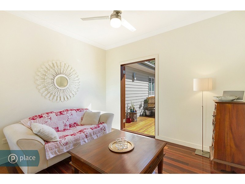 63 Lancelot Street, Tennyson QLD 4105