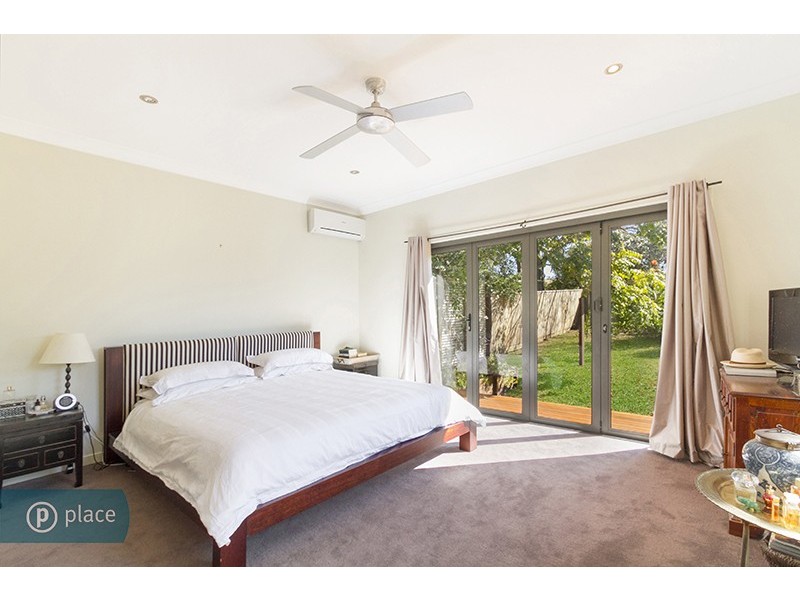 63 Lancelot Street, Tennyson QLD 4105