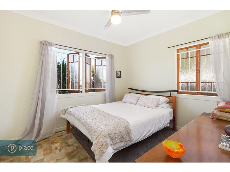 63 Lancelot Street, Tennyson QLD 4105