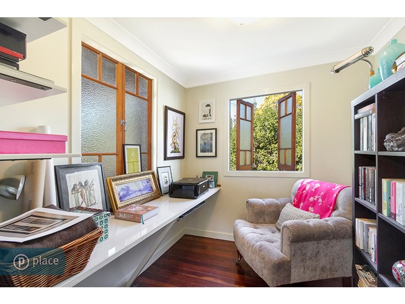 63 Lancelot Street, Tennyson QLD 4105