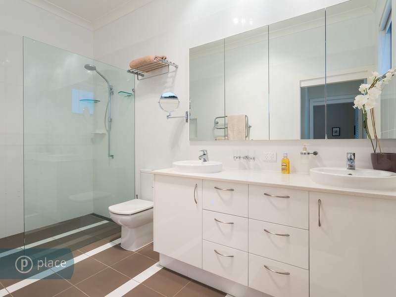 10 Hassall Street, Corinda QLD 4075