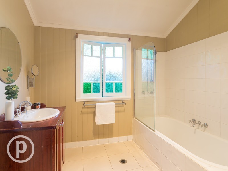 56 Maynard Street, Woolloongabba QLD 4102