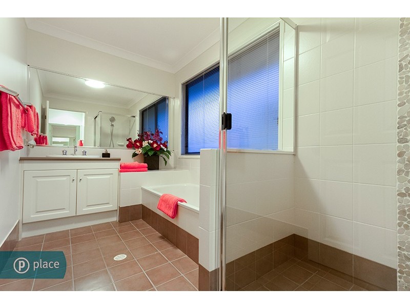 160 Edenbrooke Drive, Seventeen Mile Rocks QLD 4073