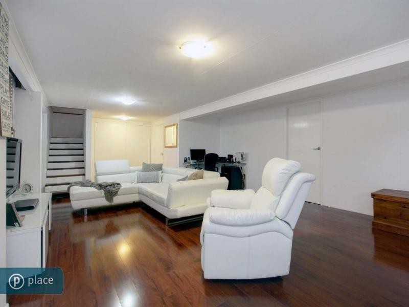 205 Englefield Road, Oxley QLD 4075