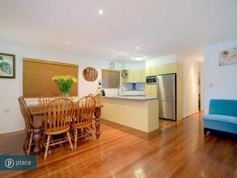 205 Englefield Road, Oxley QLD 4075