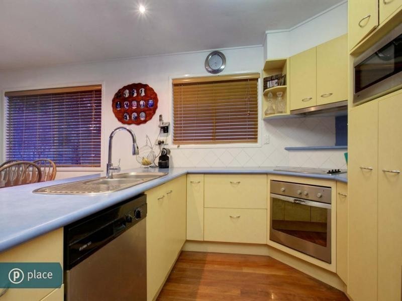 205 Englefield Road, Oxley QLD 4075