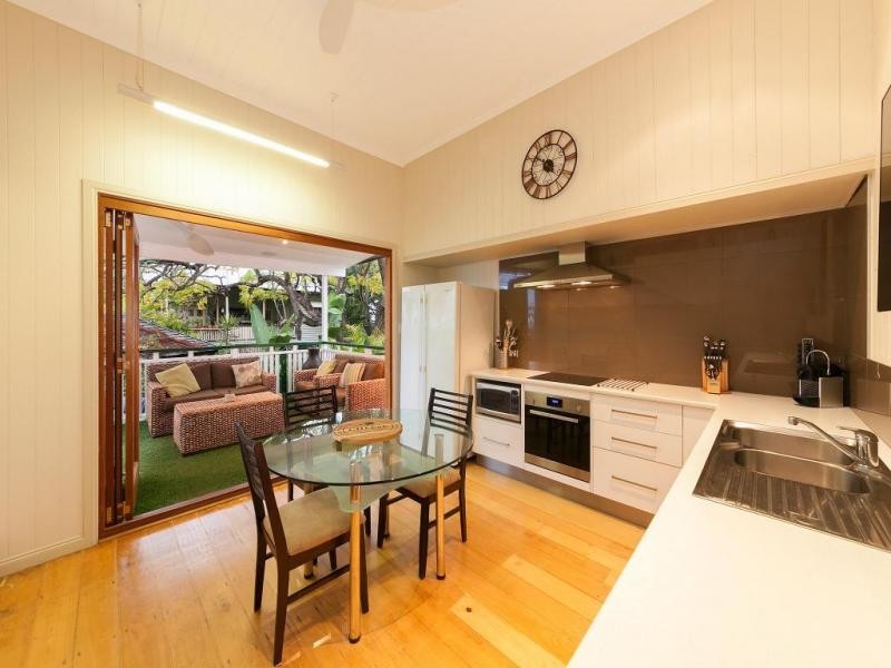 469 Honour Avenue, Sherwood QLD 4075