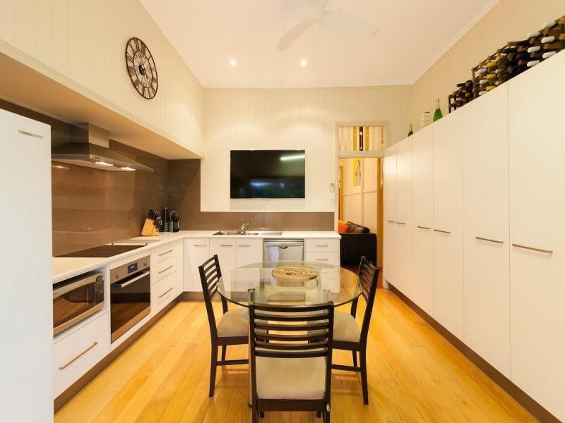 469 Honour Avenue, Sherwood QLD 4075