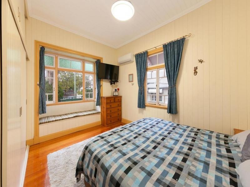 469 Honour Avenue, Sherwood QLD 4075