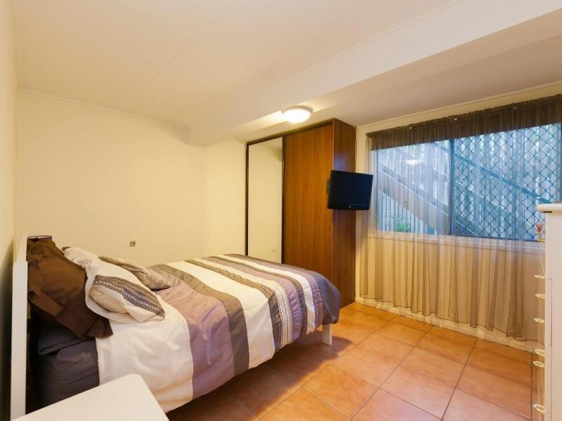 469 Honour Avenue, Sherwood QLD 4075