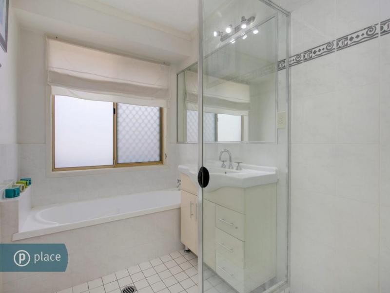 80 Oldfield Road, Sinnamon Park QLD 4073