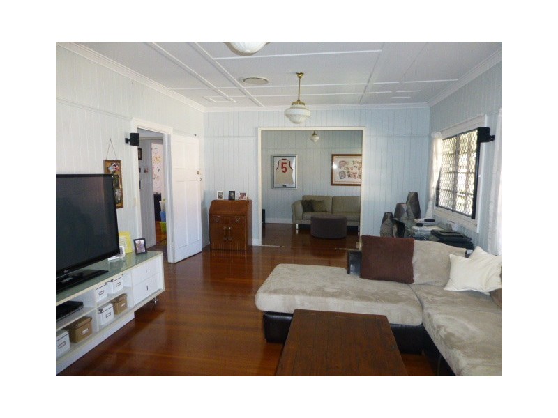 64 Clara Street, Corinda QLD 4075