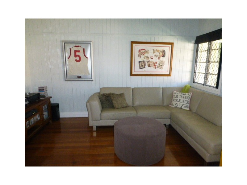 64 Clara Street, Corinda QLD 4075