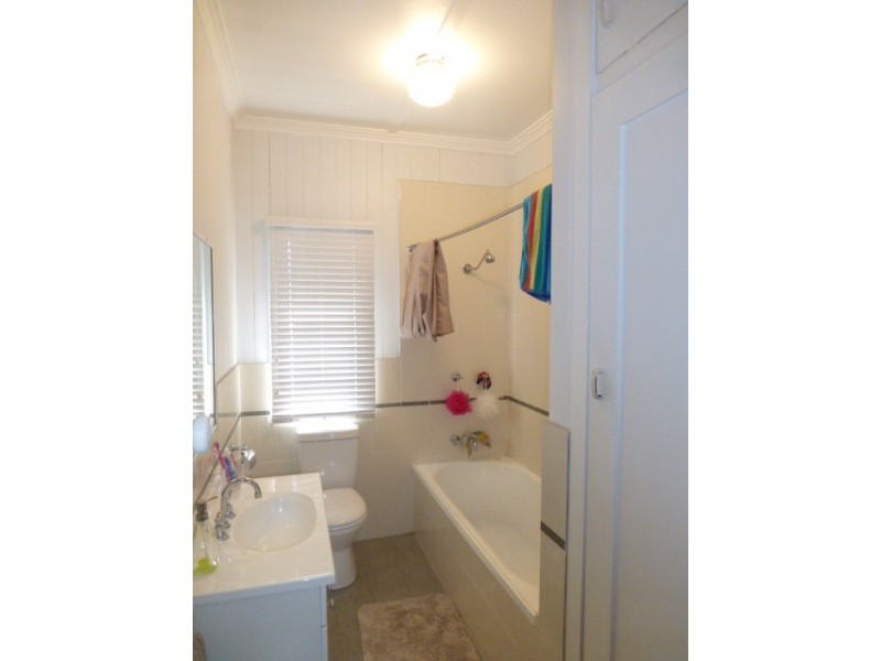 64 Clara Street, Corinda QLD 4075