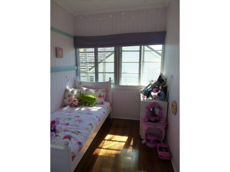 64 Clara Street, Corinda QLD 4075