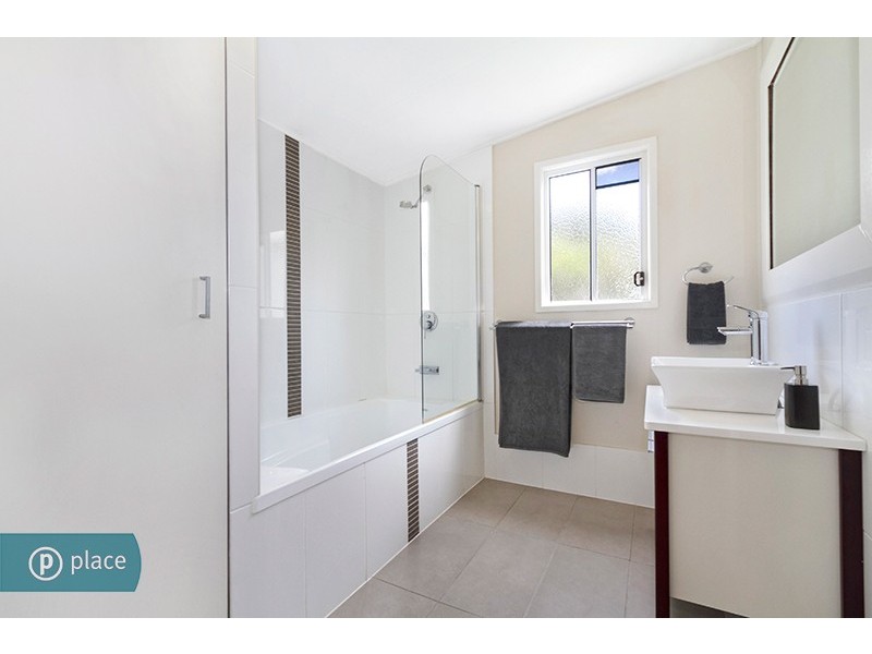 16 Enright Street, Oxley QLD 4075