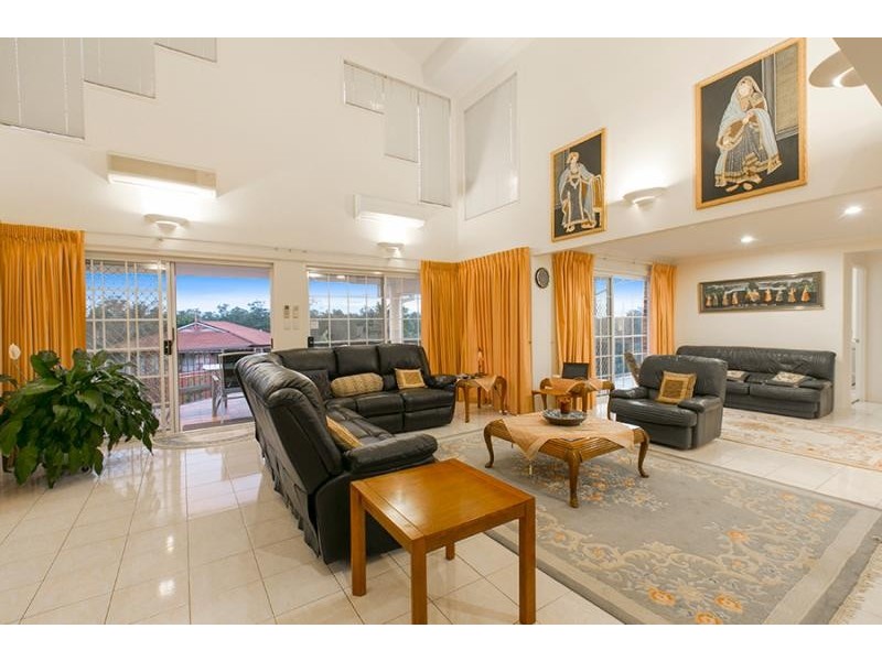 21 Woolner Place, Mount Ommaney QLD 4074