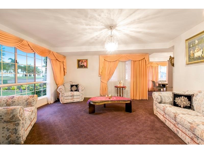 21 Woolner Place, Mount Ommaney QLD 4074