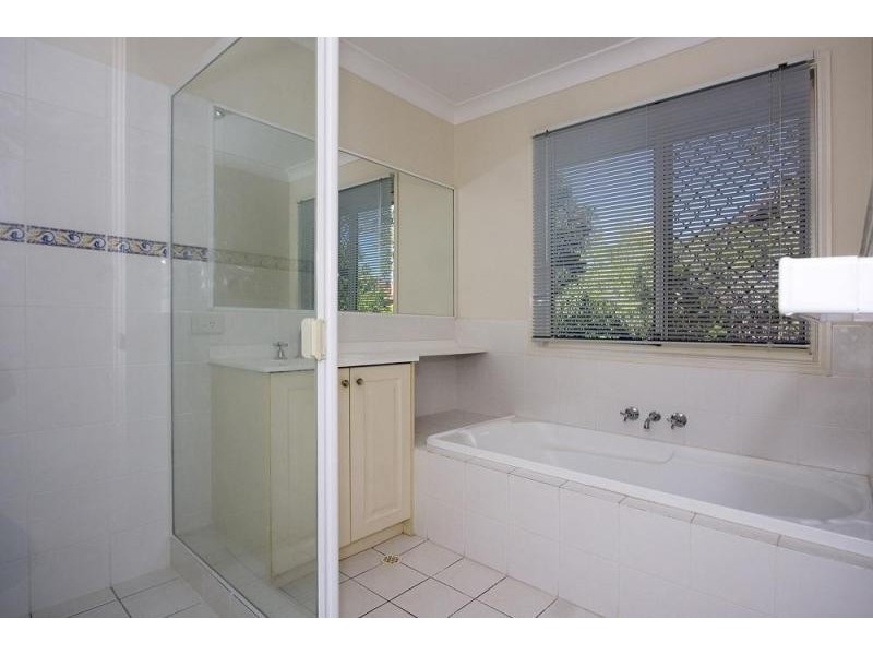 15 Amadeus Place, Westlake QLD 4074