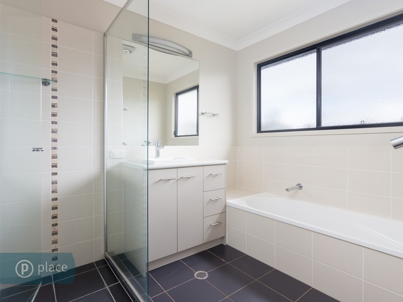 110 Oxley Road, Chelmer QLD 4068