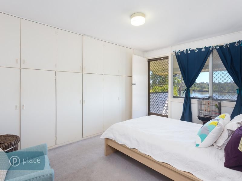 27 Nadine Street, Graceville QLD 4075