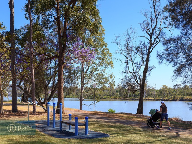 27 Nadine Street, Graceville QLD 4075