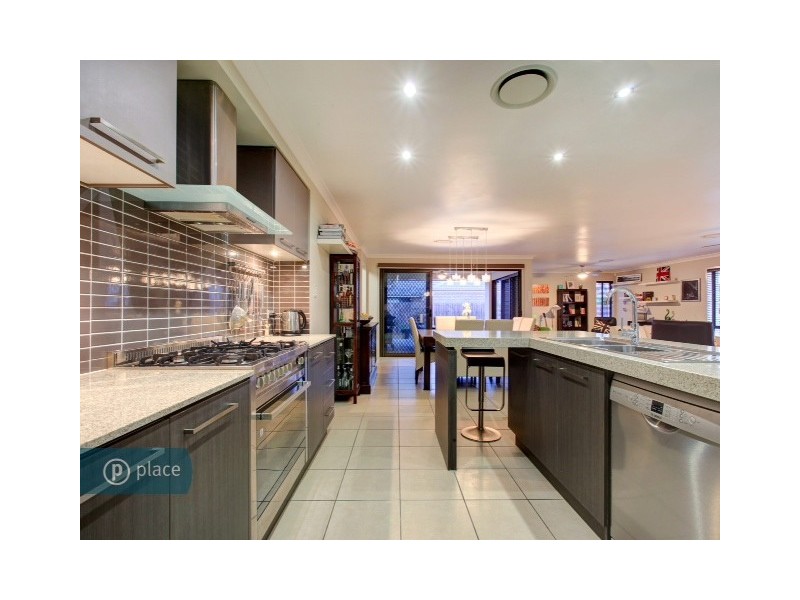 88 Parkwood Drive, Heathwood QLD 4110