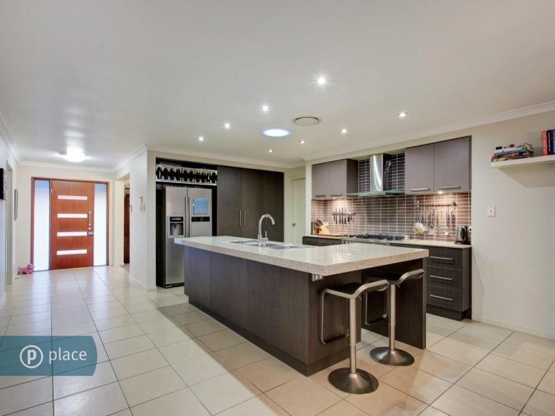 88 Parkwood Drive, Heathwood QLD 4110